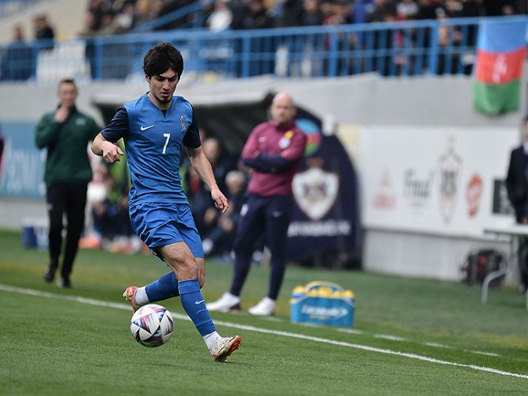 Yığma komandamızın futbolçusu Qırğızıstan klubunda oynayacaq