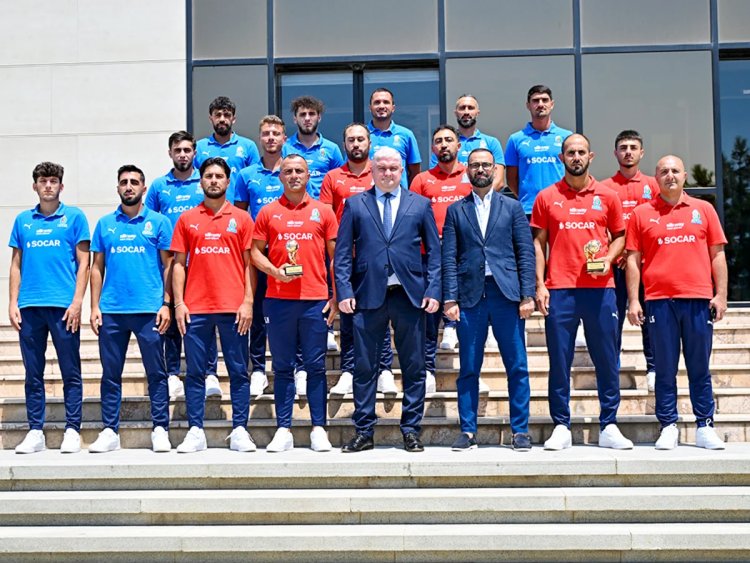 Cahangi Fərəcullayev B Liqasının qalibi olan milli üzvlərilə görüşdü 