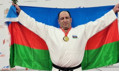 İlham Zəkiyev karyerasında 10-cu dəfə Avropa çempionu oldu!