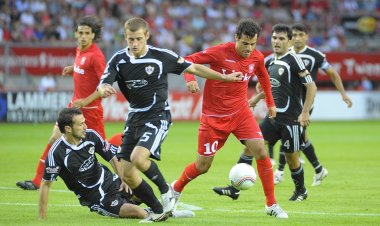 Tarixi vərəqləyib "Qarabağ"la əvvəlki oyunları yada saldılar
