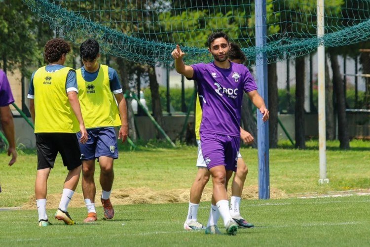 Bölgə klubu qışda transfer etdiyi futbolçu ilə yollarını ayırdı