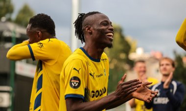 "Neftçi"dən növbəti transfer - Nigeriyalı hücumçu Bakıya gəldi