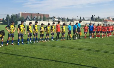  "Kəpəz"in oğlanlar komandası qızlar millimizə qalib gəldi