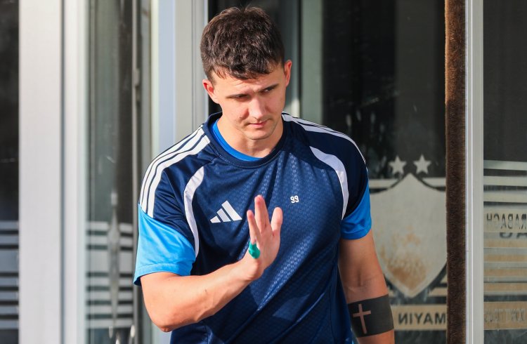 "Bura gələndə kiçik bir qapıçı idim, məni siz böyütdünüz" - KOXALSKİ