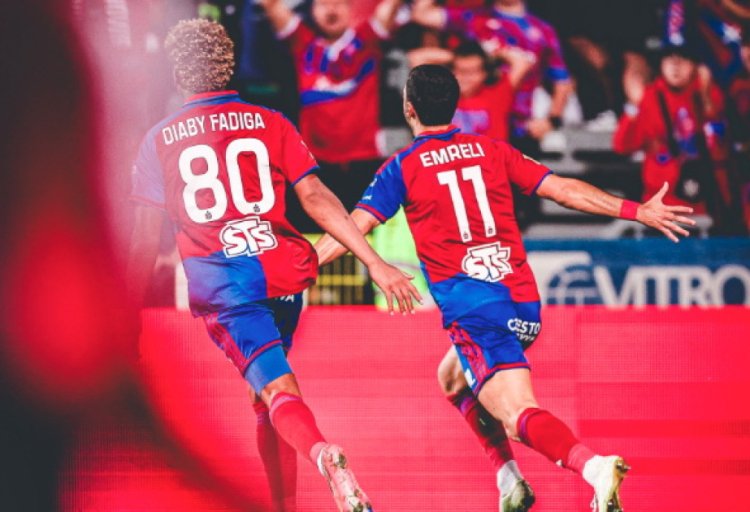 Emreli Polşa çempionatının ən yaxşı futbolçuları sırasında yer aldı
