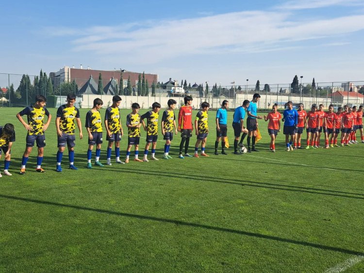  "Kəpəz"in oğlanlar komandası qızlar millimizə qalib gəldi