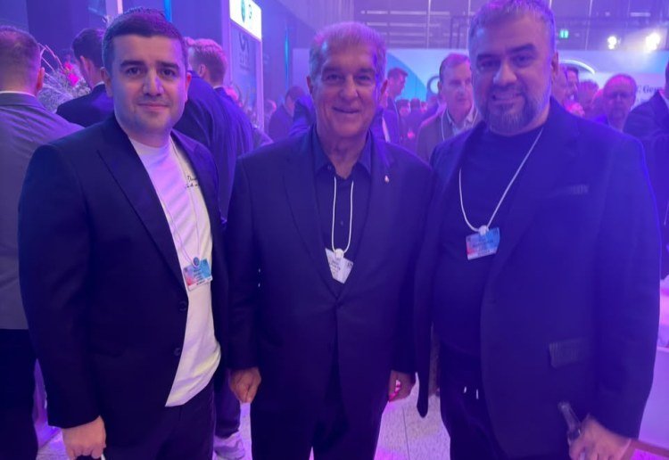  Azərbaycan klubunun rəhbəri Laporta ilə görüşüb şəkil çəkdirdi