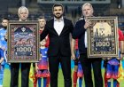 "Qarabağ" və "Neftçi"yə 1000 oyuna görə hədiyyə təqdim olundu 