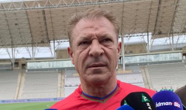 Vəli Qasımovdan nostalji: "Bu meydan bizə çox şeyi xatırladır"