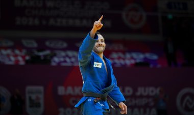 Azərbaycanın yeni dünya çempionu təəssüratlarını bölüşdü
