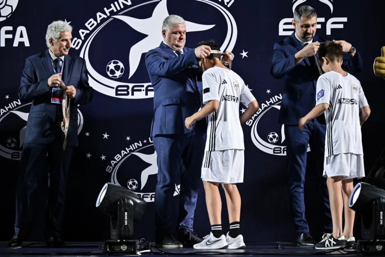 FOTO: AFFA rəhbərliyi qaliblərin mükafatlandırılması mərasimində