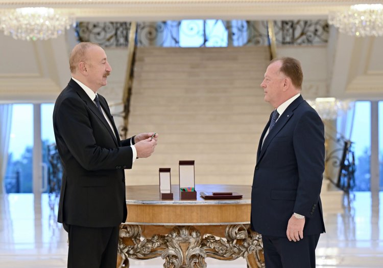 İlham Əliyev BCF prezidentini ordenlə təltif etdi - SƏRƏNCAM 