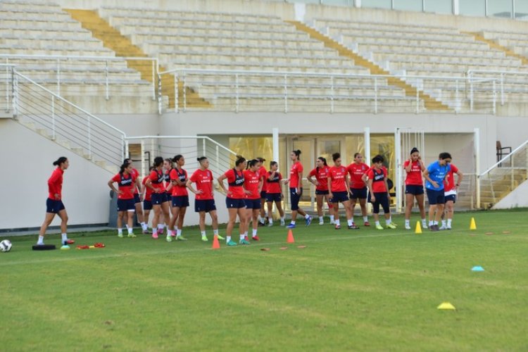  Azərbaycan milli komandası Türkiyədə "Antalyaspor"la üz-üzə