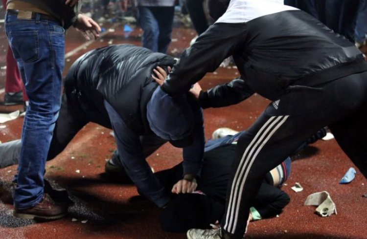 Azərbaycanda baş məşqçi rəqib komandadan olan həmkarını döydü