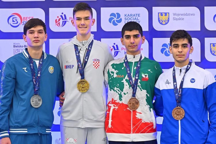  Şamo Kamilov Polşada dünya çempionu adını qazandı