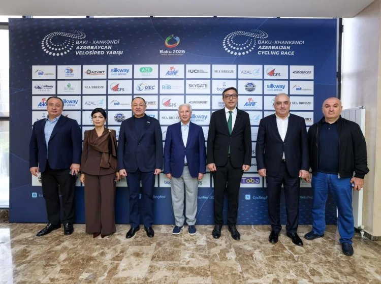  Fərid Qayıbov və Özbəkistanın idman naziri Respublika Velotrekində