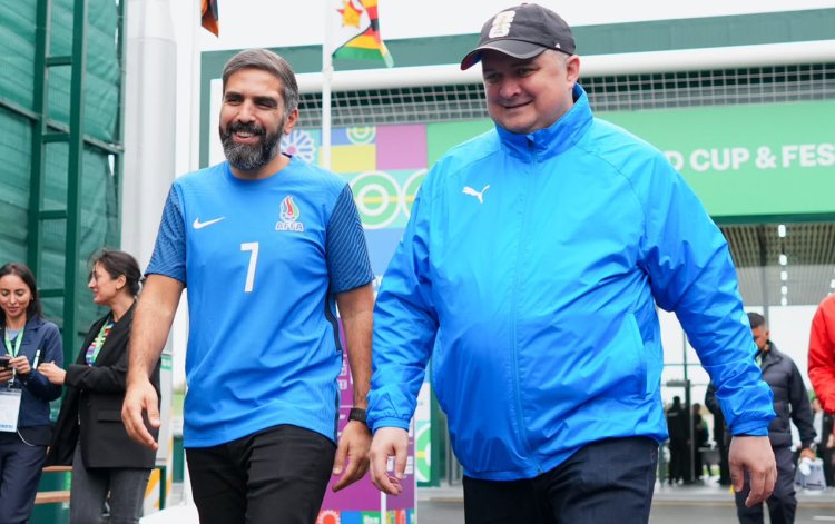 AFFA prezidenti Everest zirvəsində